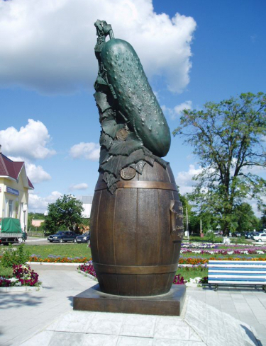 Файл:Памятник огурцу в Луховицах.jpg