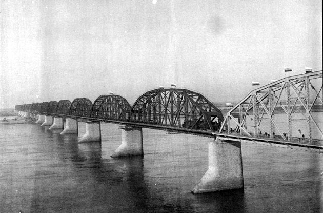 Файл:Алексеевский мост в Хабаровске 1916.jpg