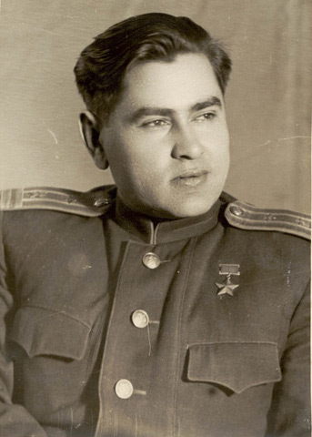 Файл:А.П. Маресьев в конце войны.jpg