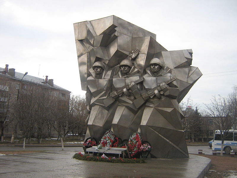 Файл:Памятник Подольским курсантам.JPG
