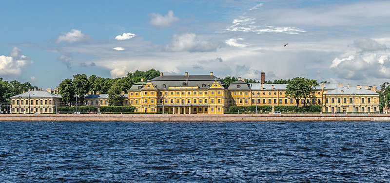 Файл:Menshikov Palace in SPB skyline.jpeg