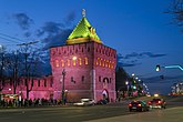 Дмитриевская башня Нижегородского кремля на площади Минина и Пожарского