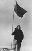 Иван Папанин — командир первой в мире дрейфующей полярной станции «Северный полюс-1» (экспедиция за 274 дня проплыла 2000 км на льдине), начальник Севморпути в годы ВОВ
