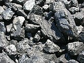 Каменный уголь — в регион находятся множество шахт Донецкого каменноугольного бассейна