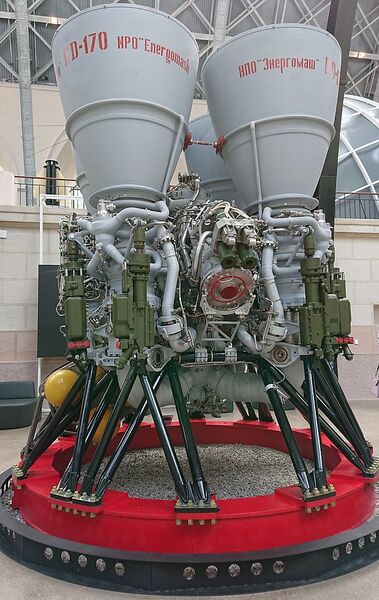 Файл:РД-170 (ракетный двигатель).jpg