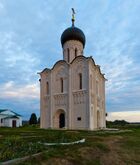 Церковь Покрова на Нерли (Суздаль) – жемчужина русской архитектуры. Включён в список ЮНЕСКО[14]