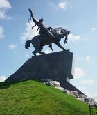111Памятник Салавату Юлаеву - крупнейшая бронзовая статуя в Европе (герб Башкирии)