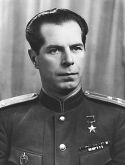 Дмитрий Медведев — командир отряда партизан «Победители», в ходе более чем 120 крупных операций уничтожил 11 нацистских генералов и чиновников, 81 воинский эшелон и тысячи солдат противника