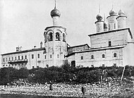 Спасо-Преображенский собор (справа) в Спасо-Каменном монастыре, фото 1909 г.