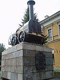 Памятник паровозу Черепановых — первому в России