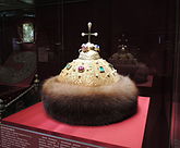Шапка Мономаха — главная царская шапка великих князей и царей, символ самодержавия