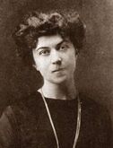 Александра Коллонтай — первая в истории женщина-министр и первая в истории женщина-посол