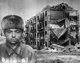 Яков Павлов — герой городских боёв Сталинградской битвы, в течение 2 месяцев оборонял "дом Павлова", ставший символом стойкости защитников Сталиграда