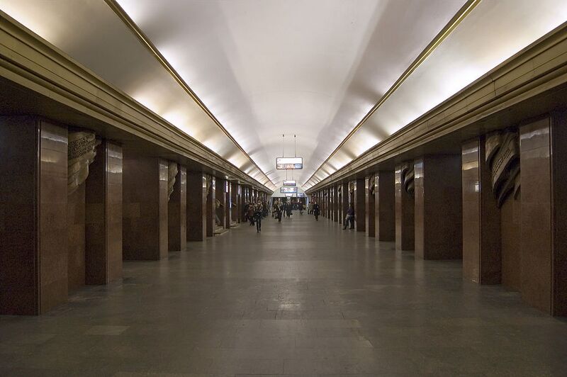 Файл:Станция метро «Театральная» (Киев).jpg