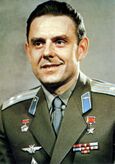 Владимир Комаров - командир первого группового полета в космос (экипаж из трех человек); первый космонавт, погибший в ходе выполнения миссии [9]