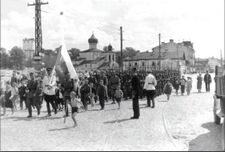 Парад РОА в Пскове (1943).jpg