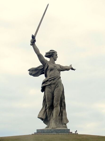 Файл:Скульптура «Родина-мать зовет!» в Волгограде.jpg