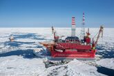 Платформа «Приразломная» – первая ледостойкая арктическая нефтяная платформа в мире (2014)