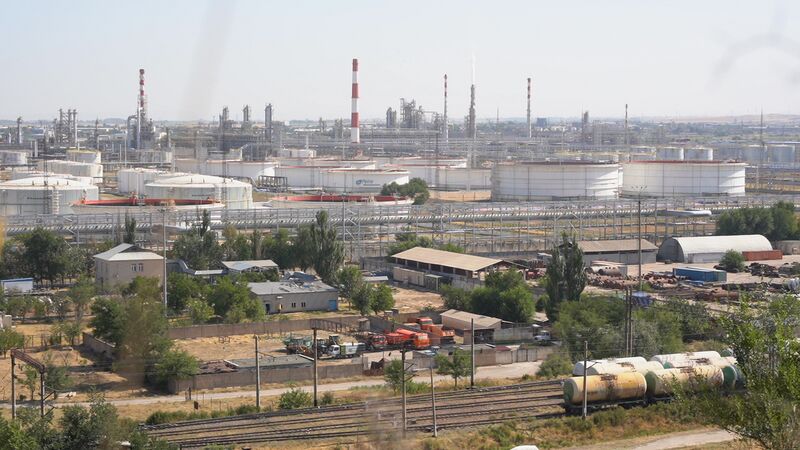 Файл:Чимкентский нефтеперерабатывающий завод.jpg