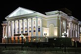 Тюменский драмтеатр (Тюмень) — самый большой драматический театр в России[33]