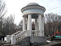 Rotunda in Central Park of Volzhsky 001.jpg