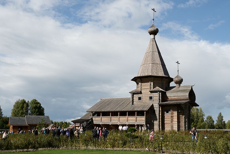 Файл:Владимирский монастырь у истока Днепра.jpg