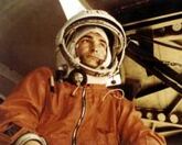 Валерий Быковский - совершил 3 полёта в космос, в том числе самый длинный одиночный полёт (5 дней) *