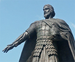 Файл:Памятник Владимиру Храброму в Серпухове.jpg