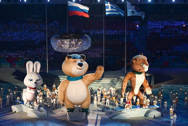 Файл:Талисманы на церемонии закрытия Зимних Олимпийских игр 2014.jpeg
