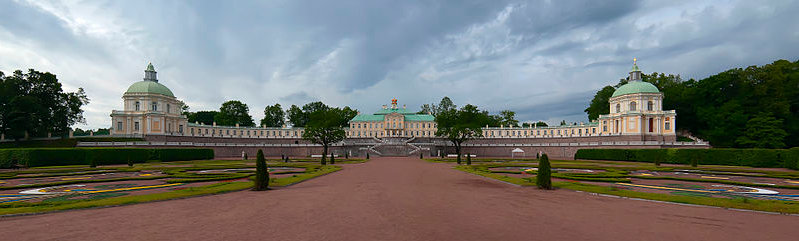 Файл:Grand Menshikov Palace in Oranienbaum.jpg