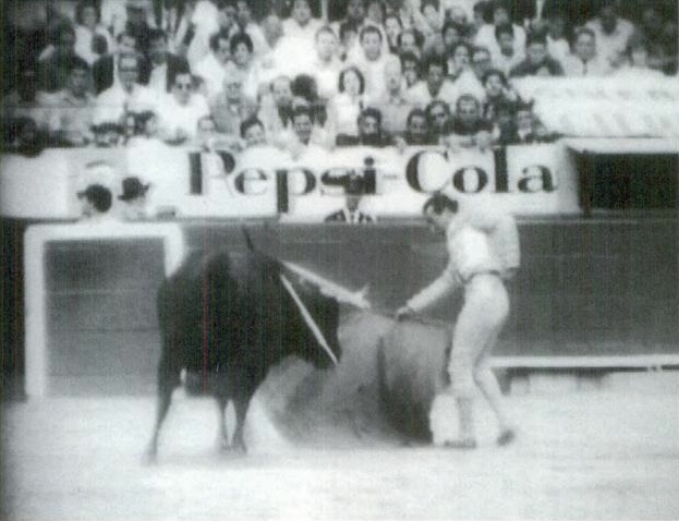 Файл:Pepsi-Cola ad at Noticiario clasa newsreel.jpg
