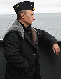 Файл:Путин на атомном крейсере Пётр Великий.jpg