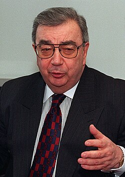 Евгений Примаков — глава МИД и премьер-министр России в конце 1990-х, начал возрождение государственности, экономики и независимой внешней политики