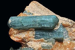 Апатит – крупнейшие в мире Хибинские месторождения (основные разрабатываемые в России) *