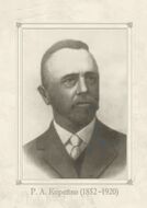 Раймонд Корейво — инженер-судостроитель, основоположник теплоходостроения, изобрёл 2-тактный двигатель с ПДП (противоположно-движущимися поршнями); автор проекта т/х «Мысль» с передачей от двигателя через муфту Корейво, сделавшую возможной обратный ход теплохода (1907) *