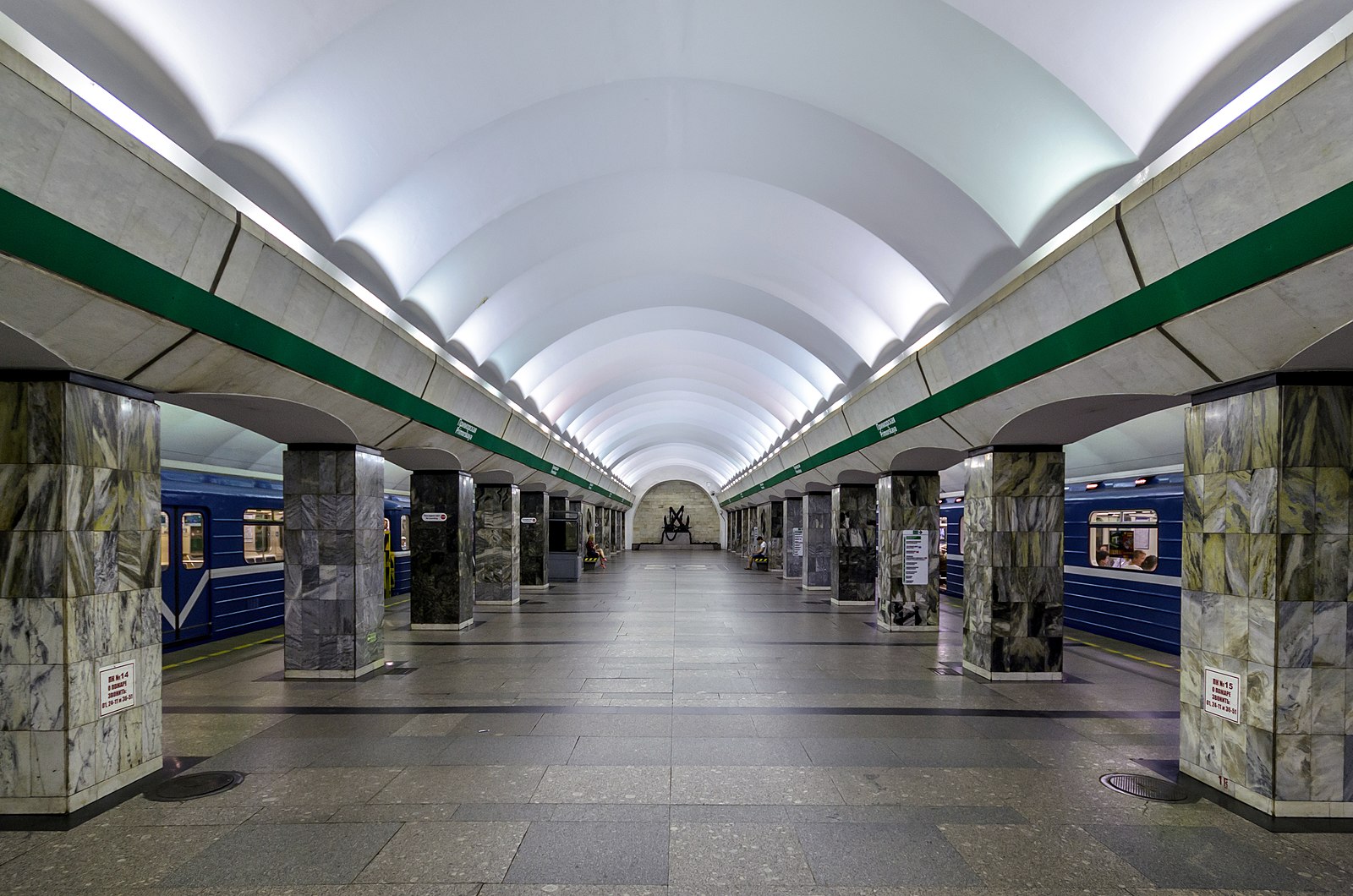 Станция метро Приморская СПБ