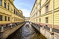 Зимний канал – один из многочисленных каналов Санкт-Петербурга