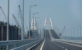 Крупнейший в Европе Крымский мост c авто- и железной дорогами к нему