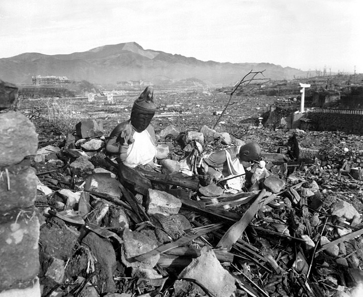 Файл:Nagasaki temple destroyed.jpg