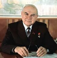 Николай Байбаков — глава нефтяной промышленности СССР в 1944-1955 гг., при нём начался масштабный рост нефтедобычи за пределами Баку — в Поволжье и Сибири, председатель Госплана в 1955-1957 и в 1965-1985 гг. *