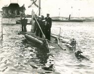 Михаил Беклемишев — генерал-майор по адмиралтейству, изобрёл минный трал (пеньковый трал) в 1881 г., один из создателей русского подводного флота, участник постройки и командир первой зачисленной в списки флота русской подводной лодки «Дельфин» (1903); создал систему подготовки моряков-подводников