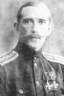 Александр Казаков — самый результативный русский ас Первой мировой войны (17 побед соло, 15 совместных); первым выжил в воздушном таране