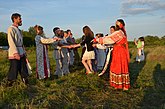 Танок (карагод) — южнорусский обрядовый хоровод (Курская и Белгородская области)