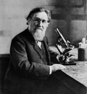 Илья Мечников — микробиолог, врач, основатель иммунологии и геронтологии, открыл макрофаги, внутриклеточное пищеварение и иммунитет (1883, фагоцитарная теория), основатель движения за продление жизни и предтеча трансгуманизма; пропагандист пробиотиков (с 1907), философ, нобелевский лауреат *