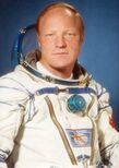 Игорь Волк - лётчик-космонавт и испытатель, изобретатель и исполнитель первой сверхманёвренной фигуры высшего пилотажа «кобра»