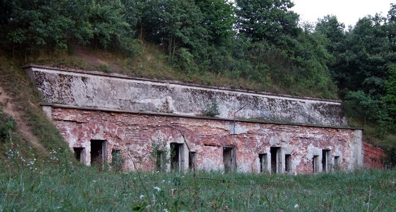 Файл:Форт №4 Новогеоргиевской крепости (руины).jpg