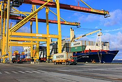 Крупные морские порты Усть-Луга, Высоцк и Приморск