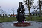Памятник "Роман с контрабасом" в Таганроге