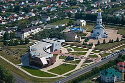 Музей-заповедник «Прохоровское поле» (посвящён крупнейшему в истории Прохоровскому танковому сражению)*