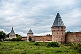 Смоленская крепостная стена — крупнейший русский каменный кремль (длина 6,5 км)